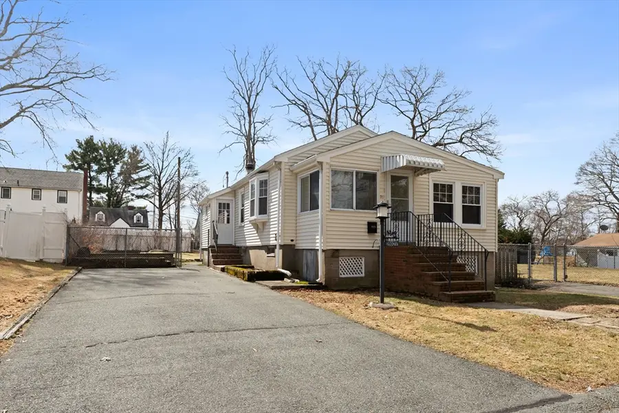 26 Eugenia St, Randolph, MA 02368 - #2