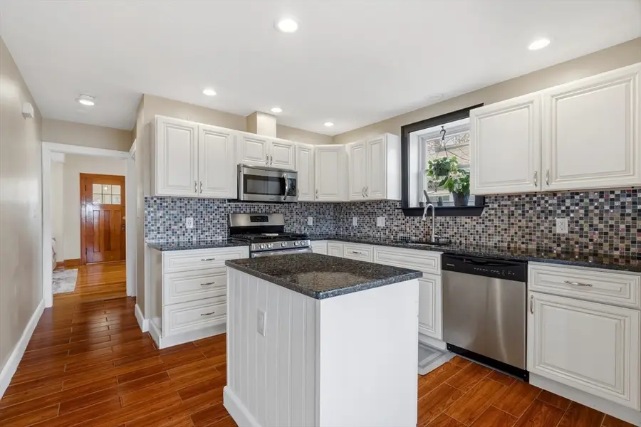 9 Second St, Wakefield, MA 01880 - #3