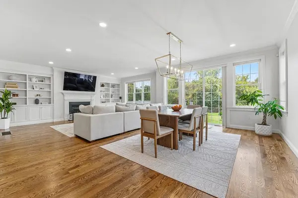 14 Sunset Way #14, Medfield, MA 02052