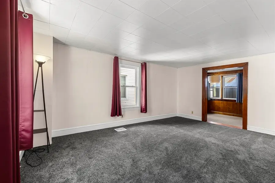 21 Chestnut St, Woburn, MA 01801 - #3