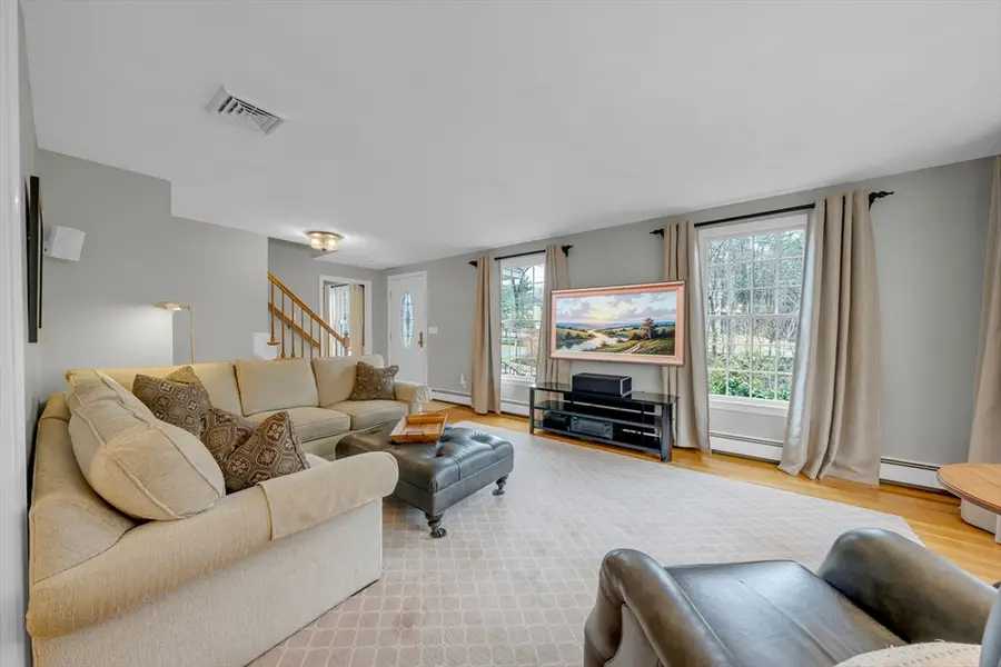 534 Boston St, North Andover, MA 01845 - #3