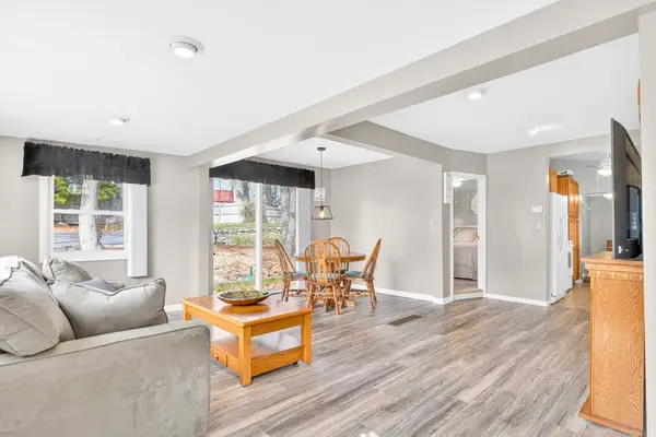 7 Sunrise Ave, Billerica, MA 01821