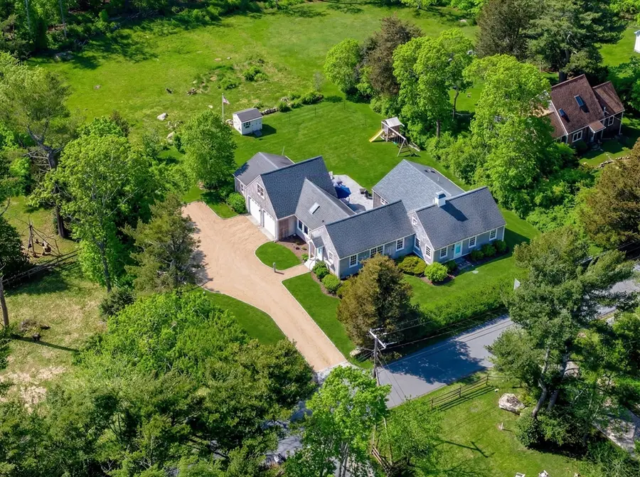 81 Aucoot Rd, Mattapoisett, MA 02739 - #3