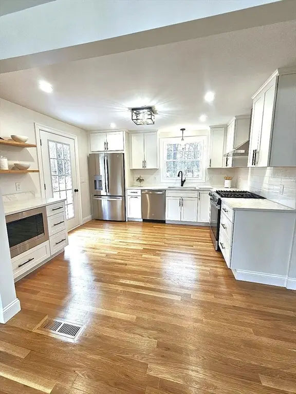 1094 Glebe St, Taunton, MA 02780 - #2