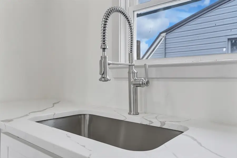 25 Tremont St, Brockton, MA 02301 - #3