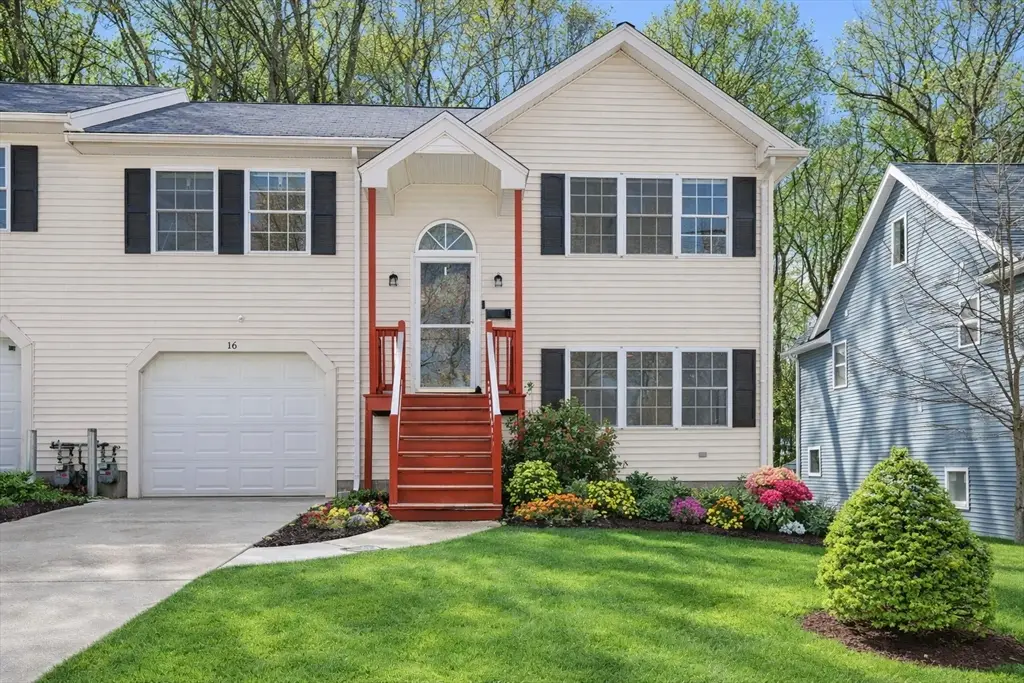 16 Beale St, Worcester, MA 01606 - #1