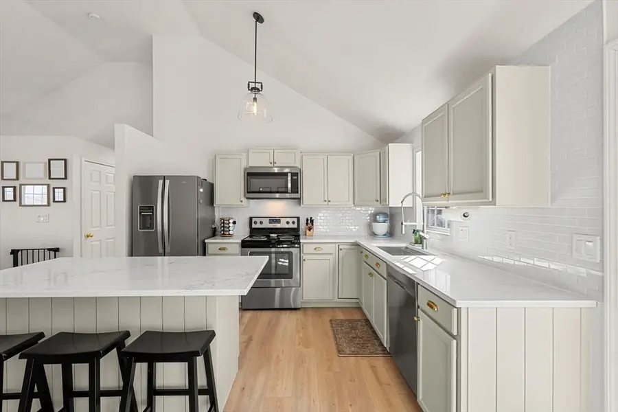 16 Beale St, Worcester, MA 01606 - #2