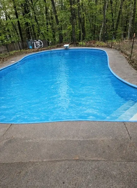 28 Revere Rd, Longmeadow, MA 01106