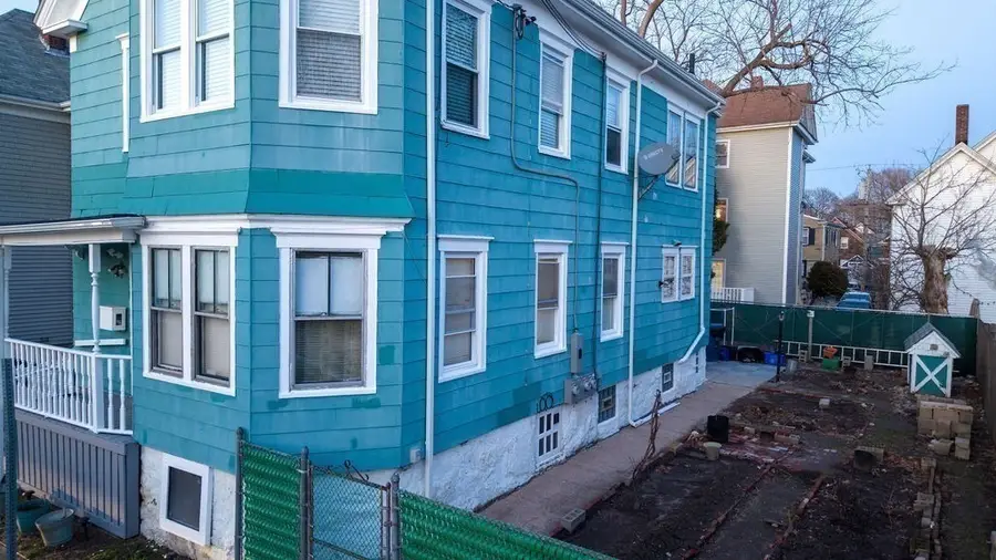 238 Tremont St, New Bedford, MA 02740 - #3