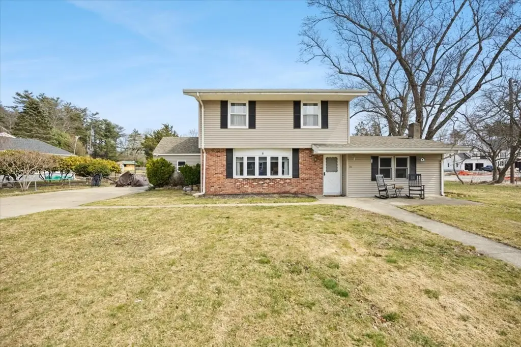 11 Margaret Rd, East Taunton, MA 02718 - #1