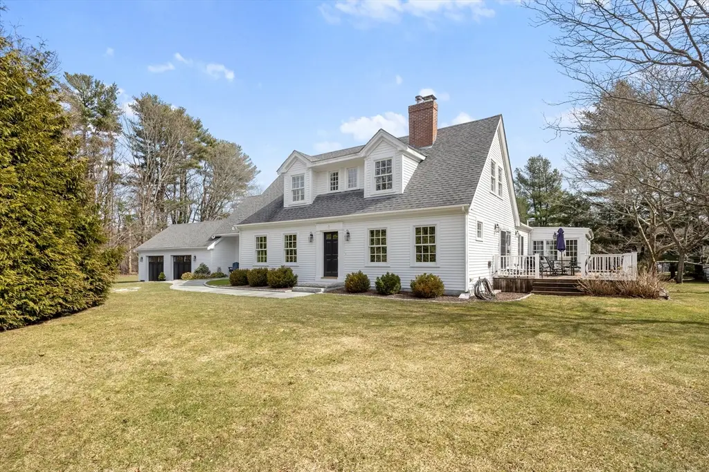 7 Spring Ln, Hingham, MA 02043 - #1