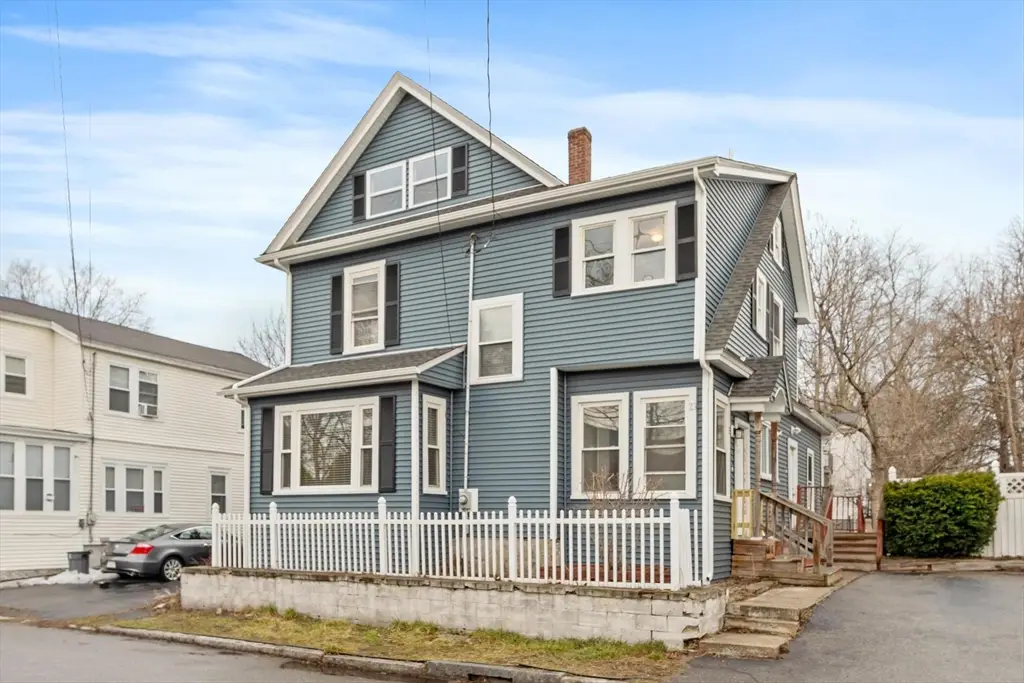 23 Emery St, Lowell, MA 01851 - #1