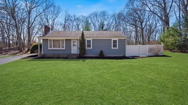 260 Cumberland Ave, North Attleboro, MA 02760