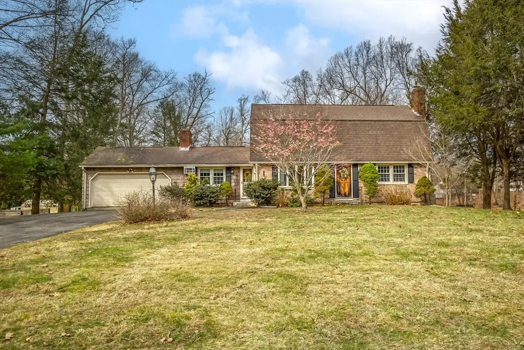 4 Raymond Dr, Wilbraham, MA 01095 - #1