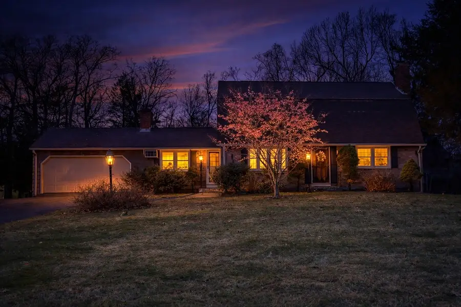 4 Raymond Dr, Wilbraham, MA 01095 - #2