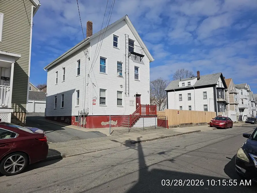 1427 Pleasant St, New Bedford, MA 02740 - #2