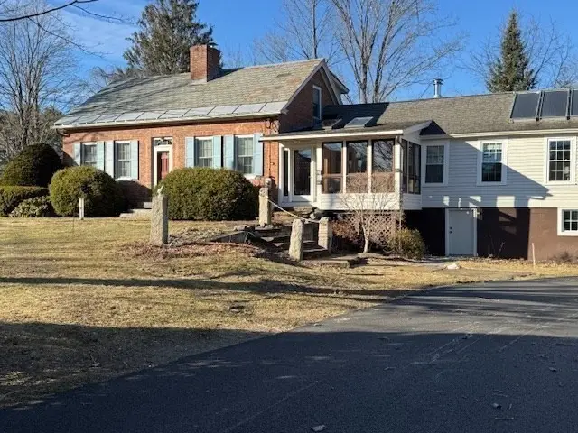 46 Maple St, Northfield, MA 01360 - #3