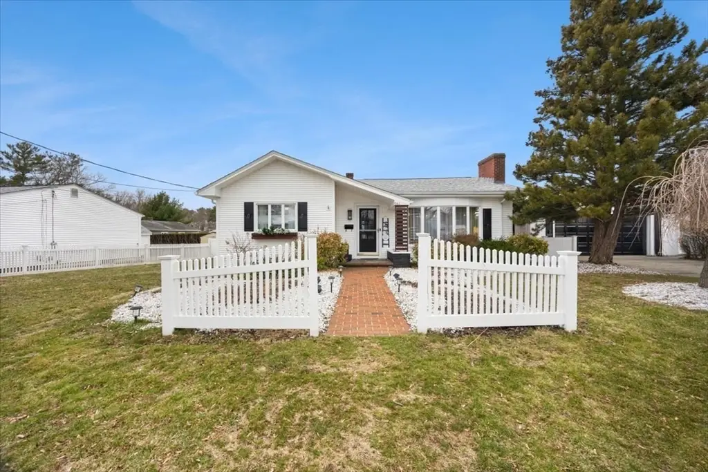 941 Bartlett St, New Bedford, MA 02745 - #1