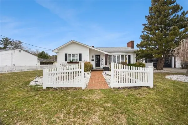 941 Bartlett St, New Bedford, MA 02745