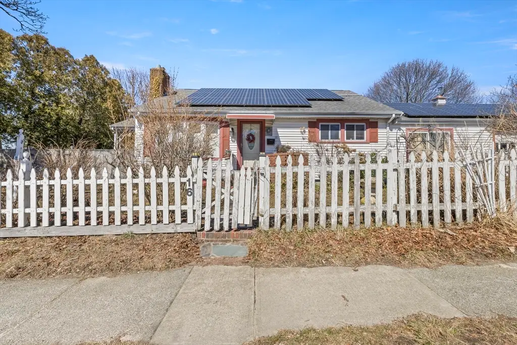 16 Morgan St, Fairhaven, MA 02719 - #1
