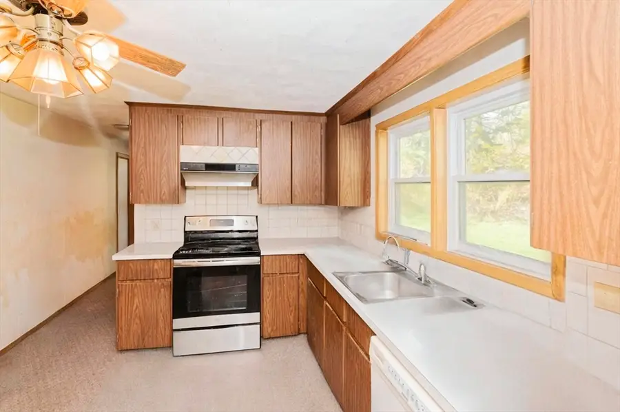 50 Juniper Ln, Framingham, MA 01701 - #3