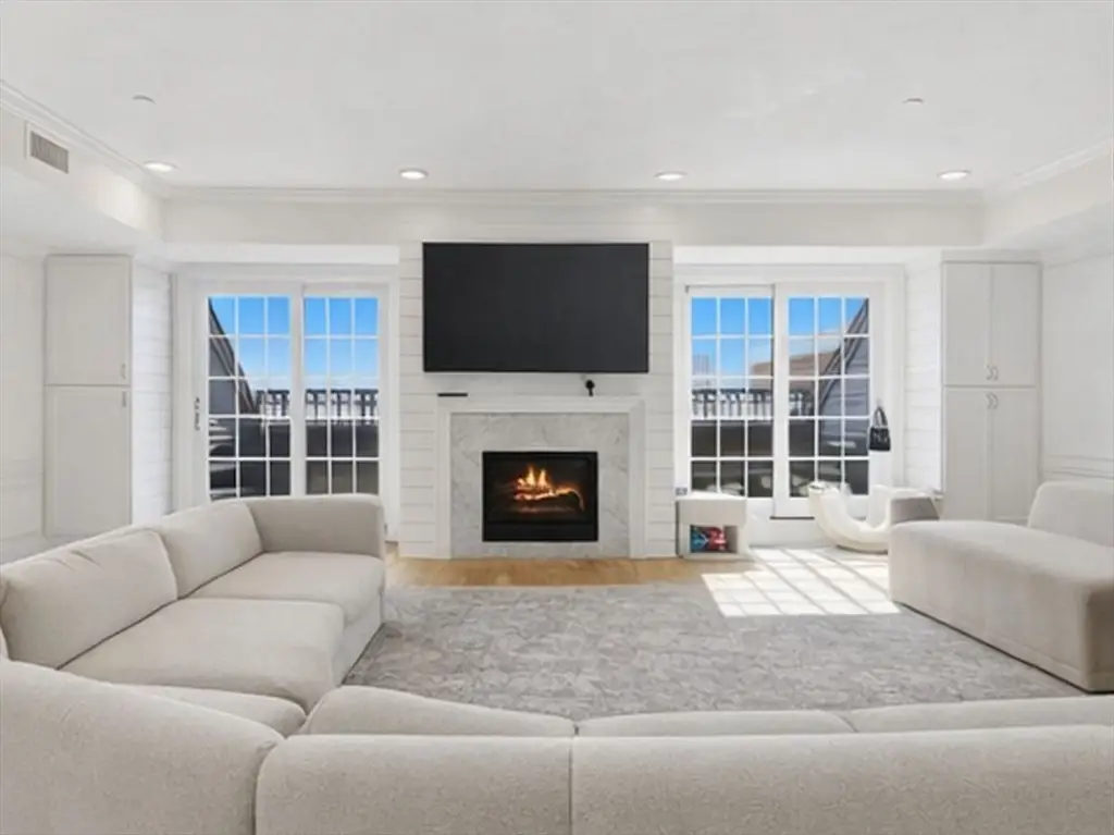 374-398 Bunker Hill St #307, Boston, MA 02129 - #1