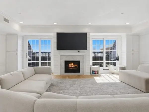 374-398 Bunker Hill St #307, Boston, MA 02129