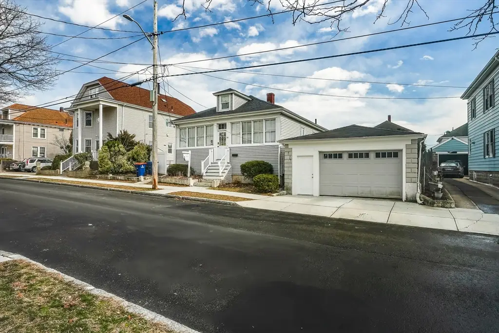 58 Oaklawn St, New Bedford, MA 02744 - #1