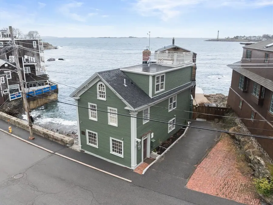 137 Front St, Marblehead, MA 01945 - #3
