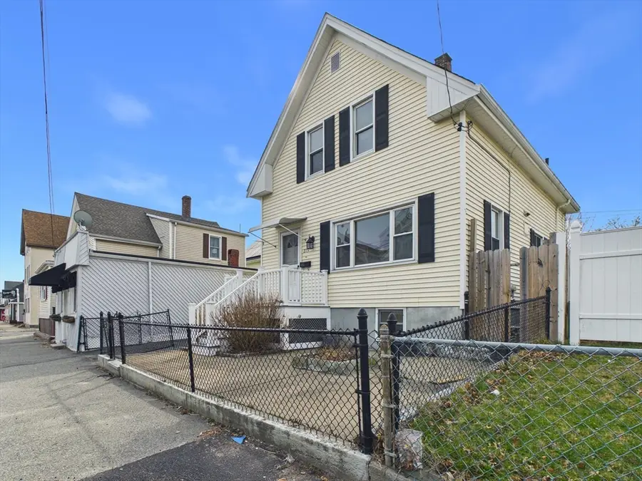 275 Dartmouth St, New Bedford, MA 02740 - #2