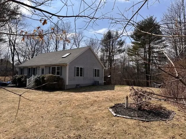 13 Stuart St, Oxford, MA 01540 - #3