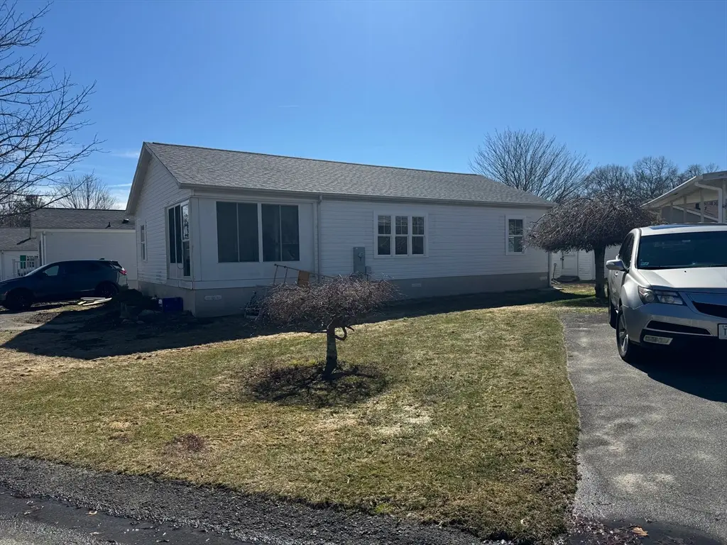 15 Bluebird Dr, Tiverton, RI 02878 - #1