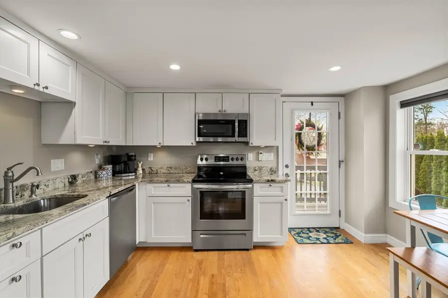 10 Cedar St, Hudson, MA 01749 - #3