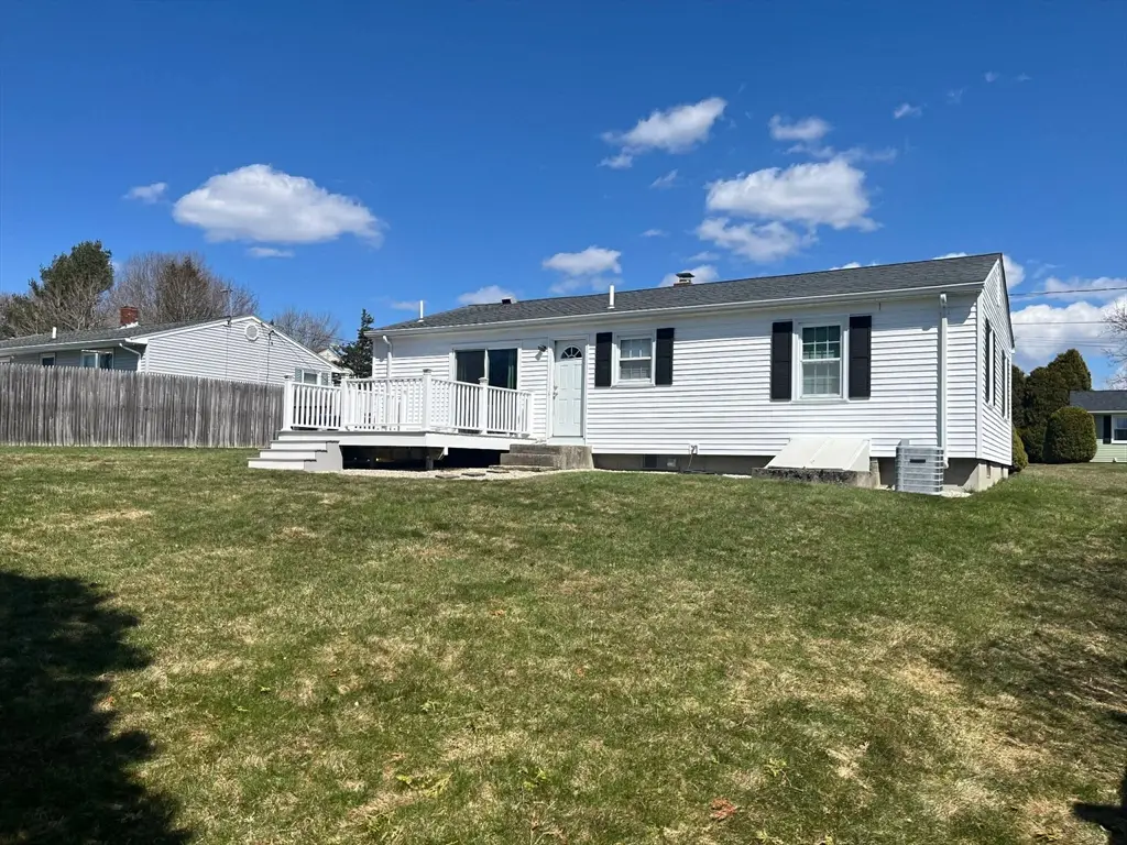 11 Mansfield St, New Bedford, MA 02746 - #1