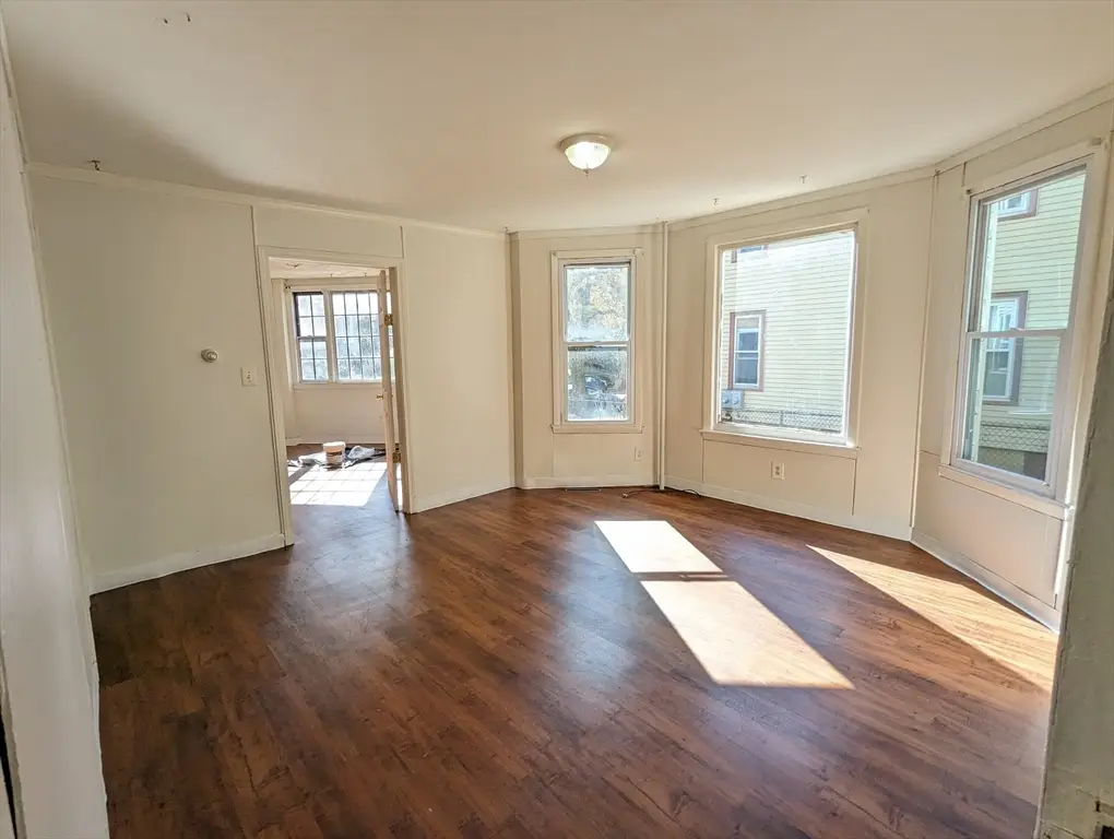 48 Acushnet Ave, Springfield, MA 01105 - #1