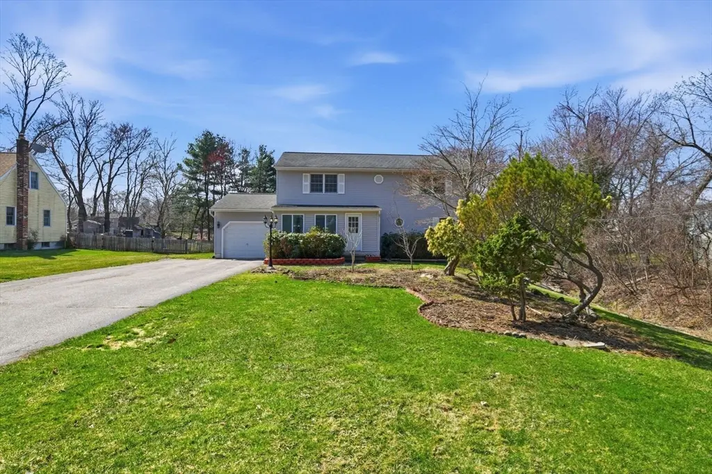 235 Vineland Ave, East Longmeadow, MA 01028 - #1