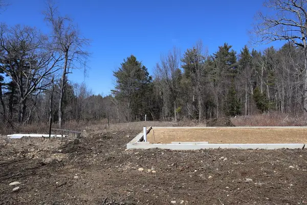 148 Flaherty Rd, Barre, MA 01005