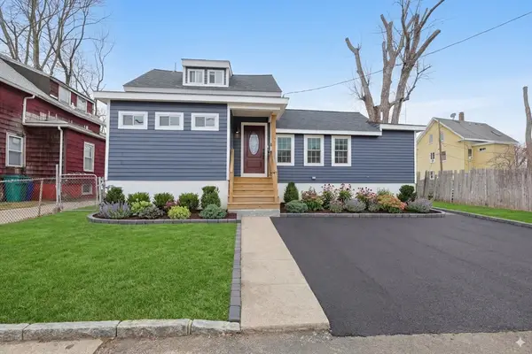 3 Robert St, Attleboro, MA 02703