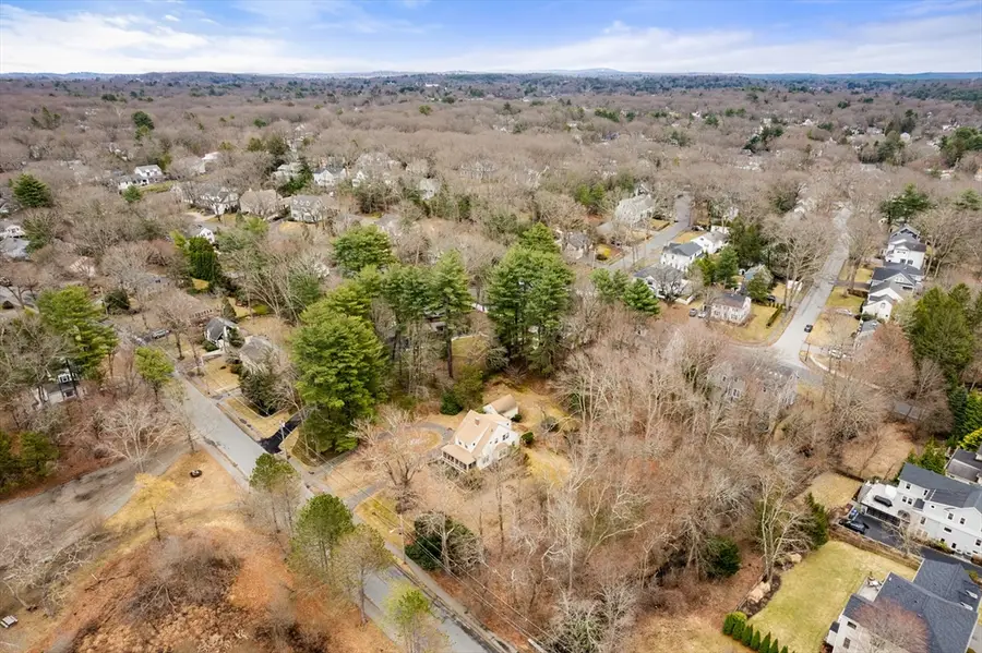 53 Elmwood Rd, Wellesley, MA 02481 - #3