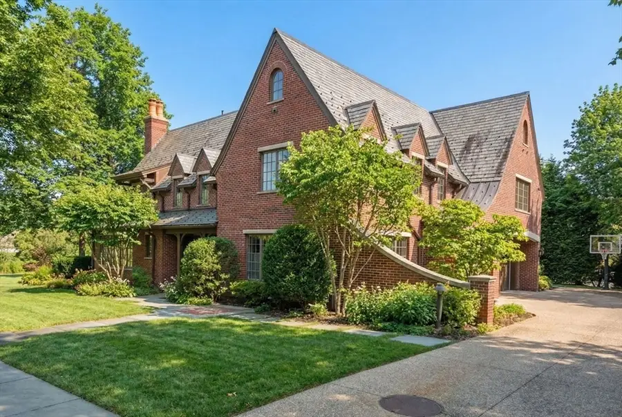 66 Montrose St, Newton, MA 02458 - #2