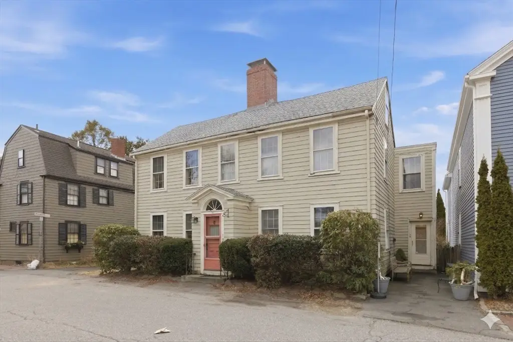 9 Waldron Ct, Marblehead, MA 01945 - #1