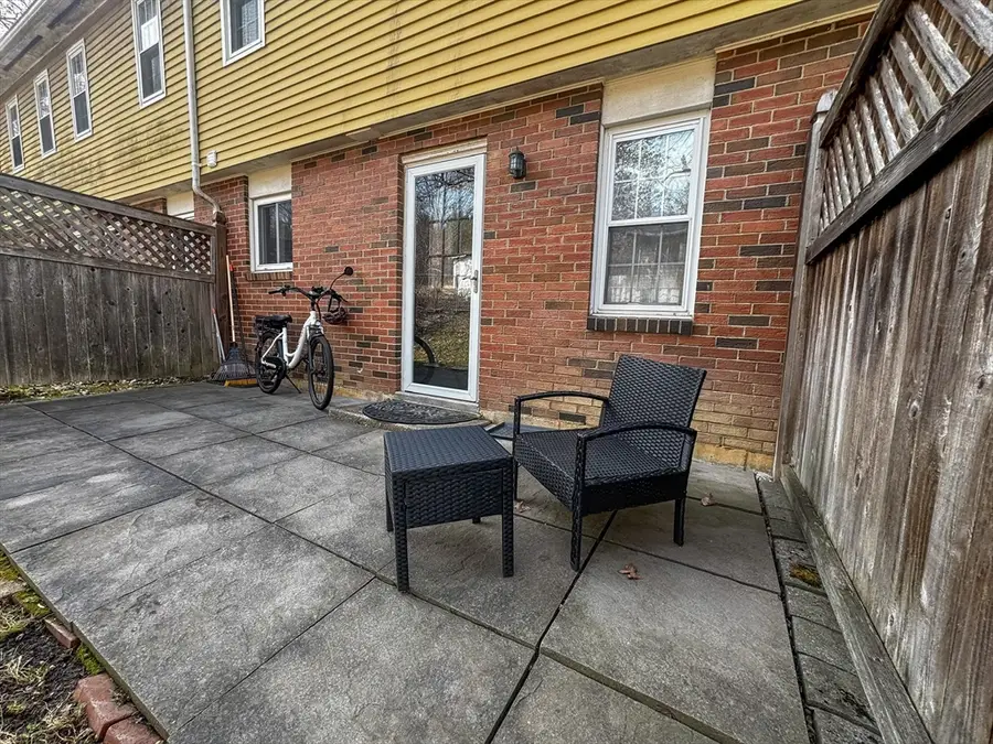 252 West St #3, Amherst, MA 01002 - #3