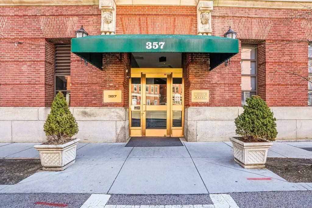 357 Commercial St #220, Boston, MA 02109 - #1