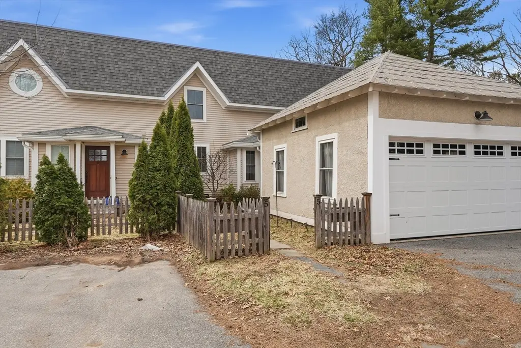 32 N Prospect St #5, Amherst, MA 01002 - #1