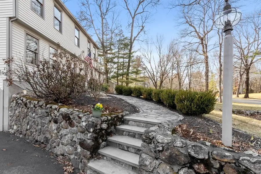 142 Abbott St, North Andover, MA 01845 - #3