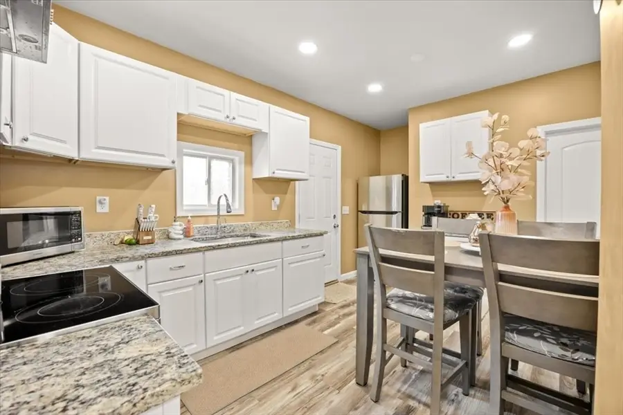 42 Porter St, Taunton, MA 02780 - #3