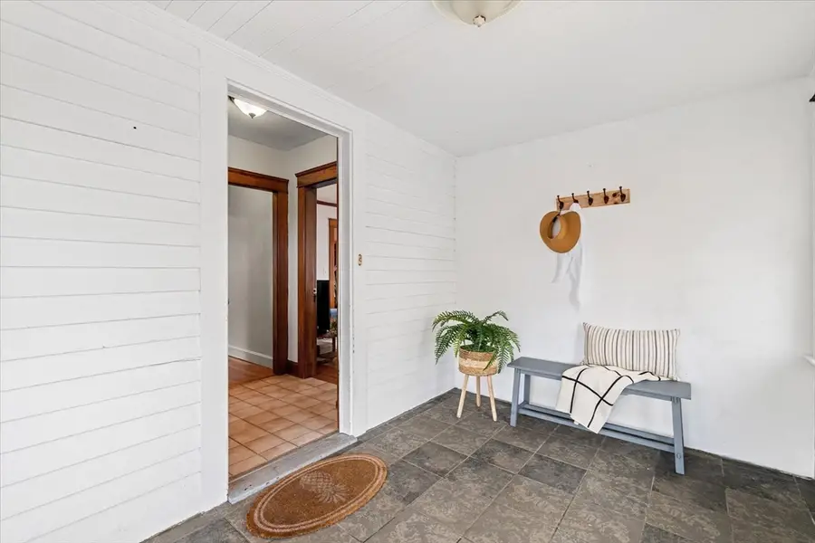 21 Brewster Rd, Worcester, MA 01602 - #3