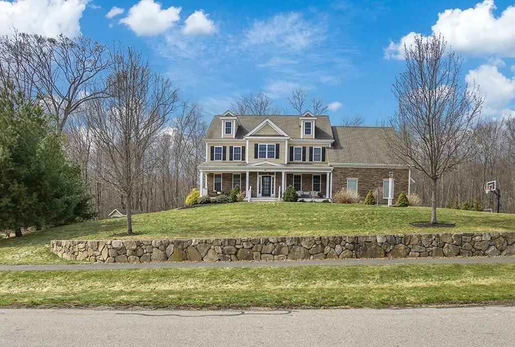 20 Hunters Ridge Way, Hopkinton, MA 01748 - #1