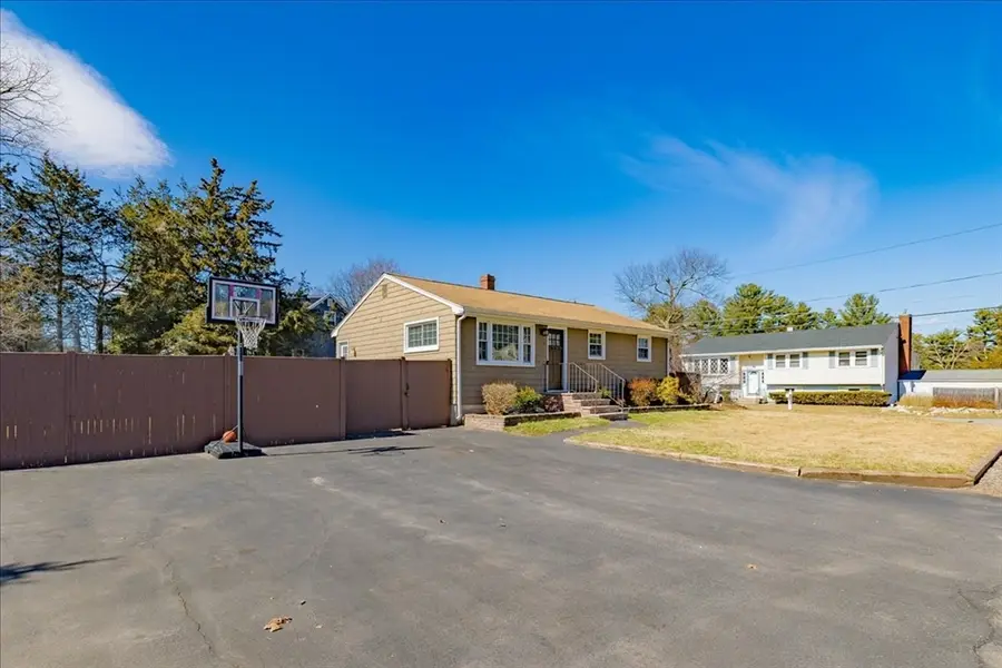 5 Coolidge St, Billerica, MA 01821 - #2