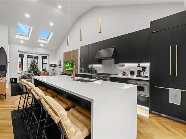 760 E Broadway #U:2, Boston, MA 02127